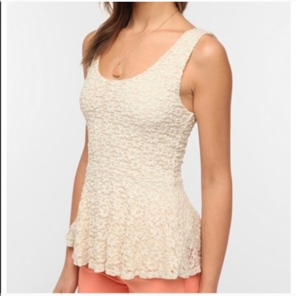 UO Daisy Lace Peplum Tank - Picture 8 of 8